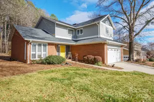 115 31st Ave Ct NE, Hickory, NC 28601 - Photo 2