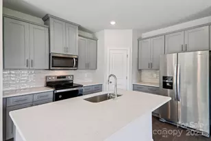 8104 Hidden Spgs Trl, Charlotte, NC 28216 - Photo 8