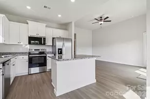 703 Lamorak Pl, Richburg, SC 29729 - Photo 4