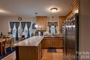 583 Deer Park Lake Rd, Spruce Pine, NC 28777 - Photo 6