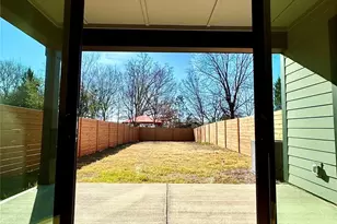 313 E Peterson Dr, Charlotte, NC 28217 - Photo 2