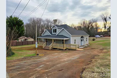 1820 N Hewitt Avenue, Newton, NC 28658 - Photo 2