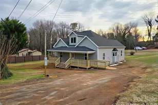 1820 N Hewitt Ave, Newton, NC 28658 - Photo 2