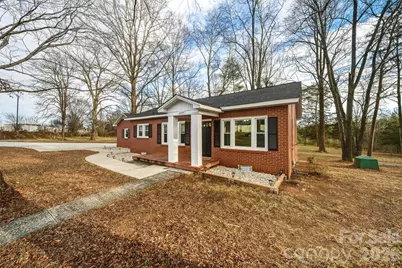 2048 Quiet Lane, Hickory, NC 28602 - Photo 4