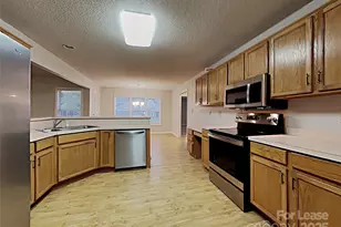 717 Emerson Dr, Mooresville, NC 28115 - Photo 2