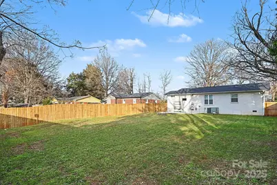 2218 Amesbury Avenue, Charlotte, NC 28205 - Photo 16