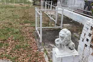 2836 Fordwood Dr, Charlotte, NC 28208 - Photo 2