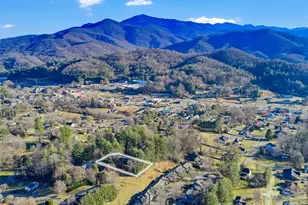 139 Church St, Burnsville, NC 28714 - Photo 2