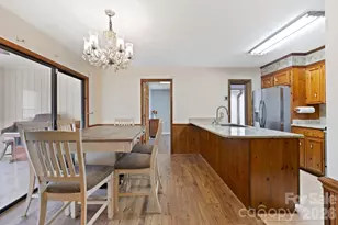 40 Country Bear Ln, Flat Rock, NC 28731 - Photo 6