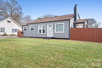 264 E McNeely Avenue, Mooresville, NC 28115 - Photo 2