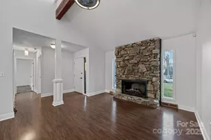 17 Berry Ln, Fletcher, NC 28732 - Photo 4