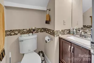 4711 Mountain Point Ln, Charlotte, NC 28216 - Photo 16