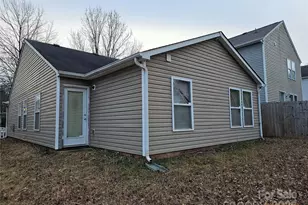 2033 Dunsmore Ln, Waxhaw, NC 28173 - Photo 2