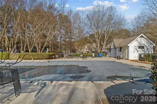 10923 Holly Ridge Blvd, Charlotte, NC 28216 - Photo 30