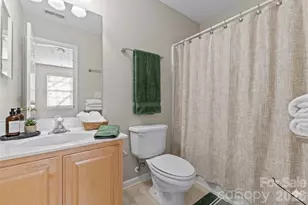 10923 Holly Ridge Blvd, Charlotte, NC 28216 - Photo 16