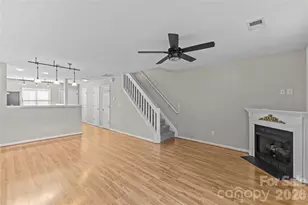 10923 Holly Ridge Blvd, Charlotte, NC 28216 - Photo 2