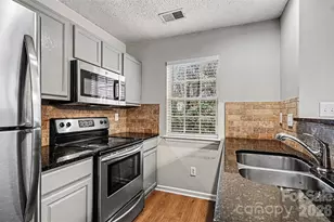 1825 Birch Heights Ct, Charlotte, NC 28213 - Photo 6