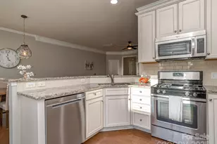 2240 Kensington Station Pkwy, Charlotte, NC 28210 - Photo 12