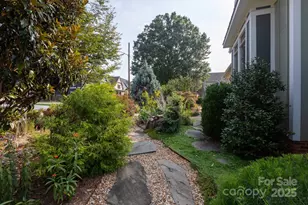 2852 Attaberry Dr, Charlotte, NC 28205 - Photo 44