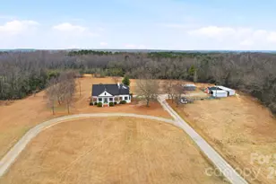 1004 Four Mile Loop, Cheraw, SC 29520 - Photo 4