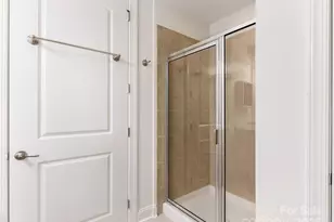 4625 Piedmont Row Dr, Charlotte, NC 28210 - Photo 10