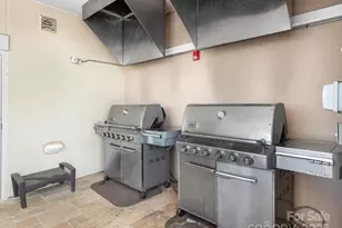 4625 Piedmont Row Dr, Charlotte, NC 28210 - Photo 16