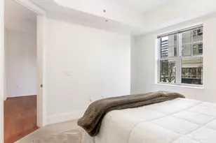 4625 Piedmont Row Dr, Charlotte, NC 28210 - Photo 8