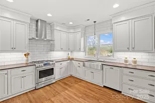 11025 Thornhill Club Dr, Charlotte, NC 28277 - Photo 10