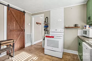 409 S Maple St, Dallas, NC 28034 - Photo 6