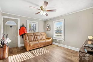 409 S Maple St, Dallas, NC 28034 - Photo 4