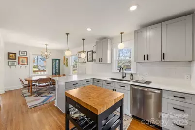 5712 Oak Drive, Charlotte, NC 28216 - Photo 14