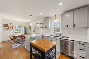 5712 Oak Dr, Charlotte, NC 28216 - Photo 14