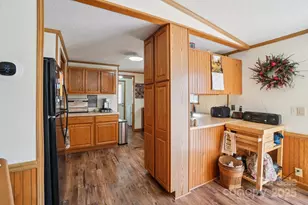 204 Cranbrook Cir, Hendersonville, NC 28792 - Photo 18