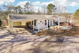 204 Cranbrook Cir, Hendersonville, NC 28792 - Photo 2