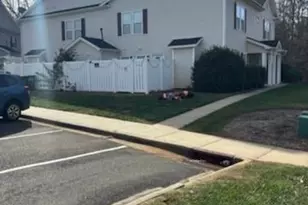 9510 Littleleaf Dr, Charlotte, NC 28215 - Photo 2