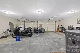 40 Country Bear Ln, Flat Rock, NC 28731 - Photo 34