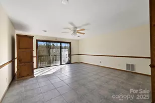 40 Country Bear Ln, Flat Rock, NC 28731 - Photo 20