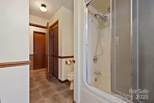 40 Country Bear Ln, Flat Rock, NC 28731 - Photo 16