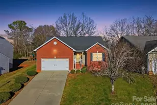 1636 Mayfair Dr, Conover, NC 28613 - Photo 1