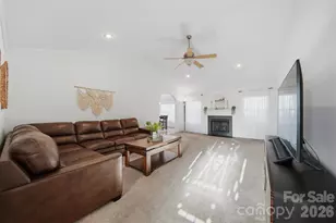 1636 Mayfair Dr, Conover, NC 28613 - Photo 4