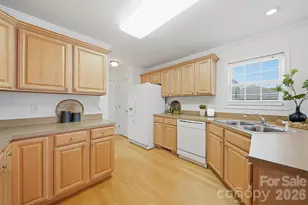 1636 Mayfair Dr, Conover, NC 28613 - Photo 10