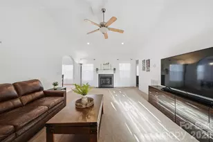 1636 Mayfair Dr, Conover, NC 28613 - Photo 2