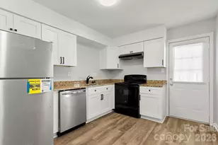 1905 Mereview Ct, Charlotte, NC 28210 - Photo 10