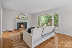 15 Beaverdam Ct, Asheville, NC 28804 - Photo 2