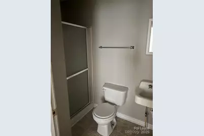 833 4th Avenue SW, Hickory, NC 28602 - Photo 8