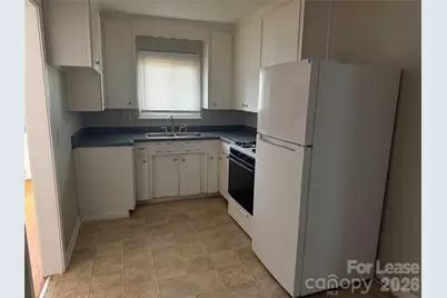 833 4th Avenue SW, Hickory, NC 28602 - Photo 2