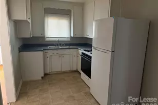 833 4th Ave SW, Hickory, NC 28602 - Photo 2