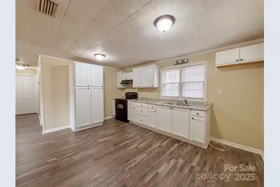 3002 Denwood Drive, Claremont, NC 28610 - Photo 6