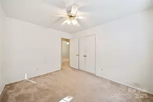 5509 Viewmont Dr, Charlotte, NC 28215 - Photo 16