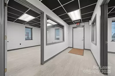 615 Main Avenue SW, Hickory, NC 28602 - Photo 4